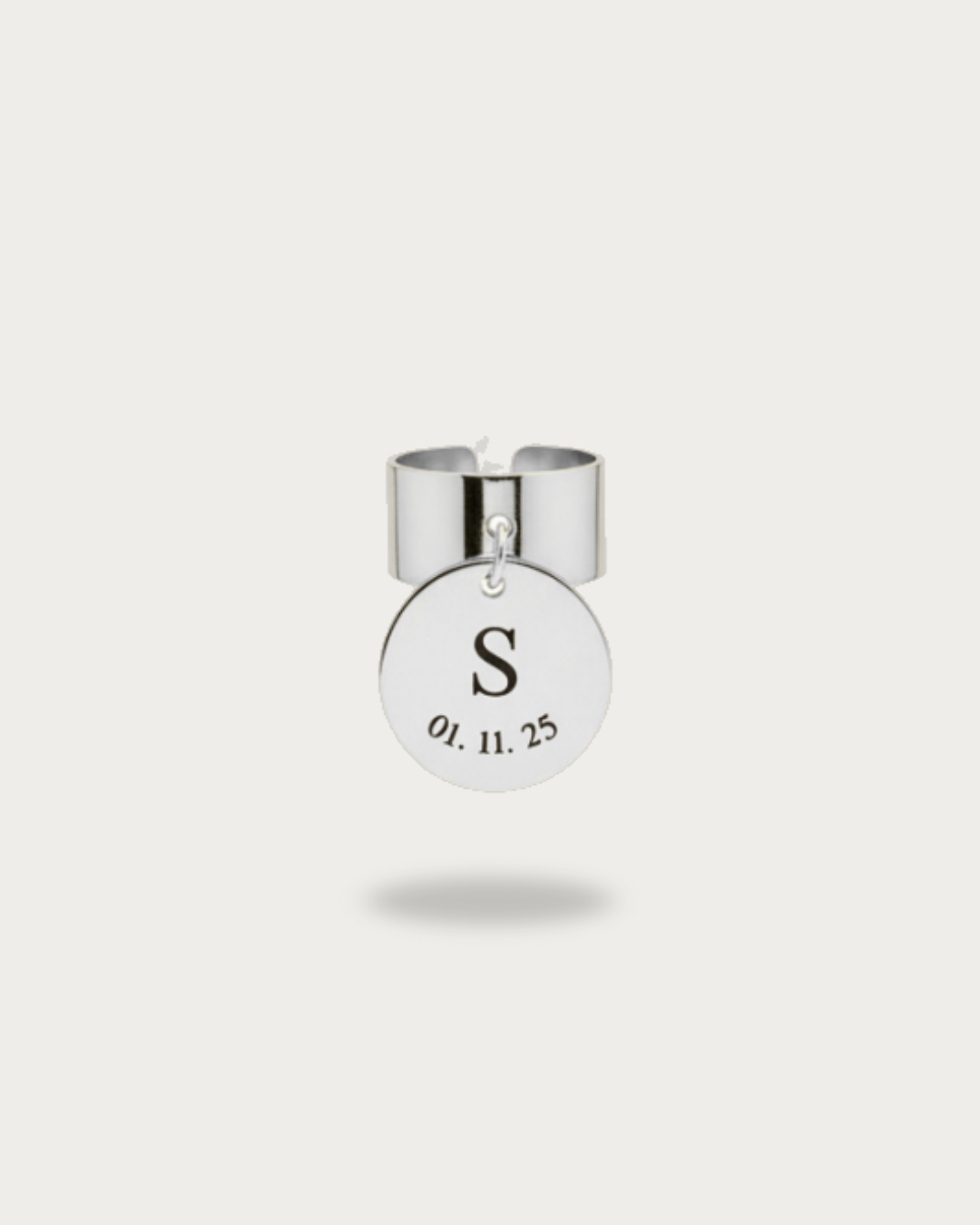 "ESSENTIEL" - Bague initiale et date gravée en acier inoxydable - Breloque taille L