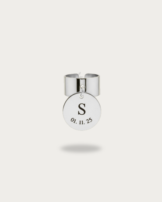 "ESSENTIEL" - Bague initiale et date gravée en acier inoxydable - Breloque taille L