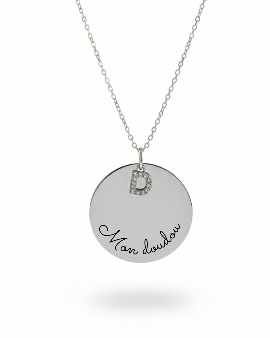 Collier "AMOUR" personnalisé avec lettre initiale et texte gravé