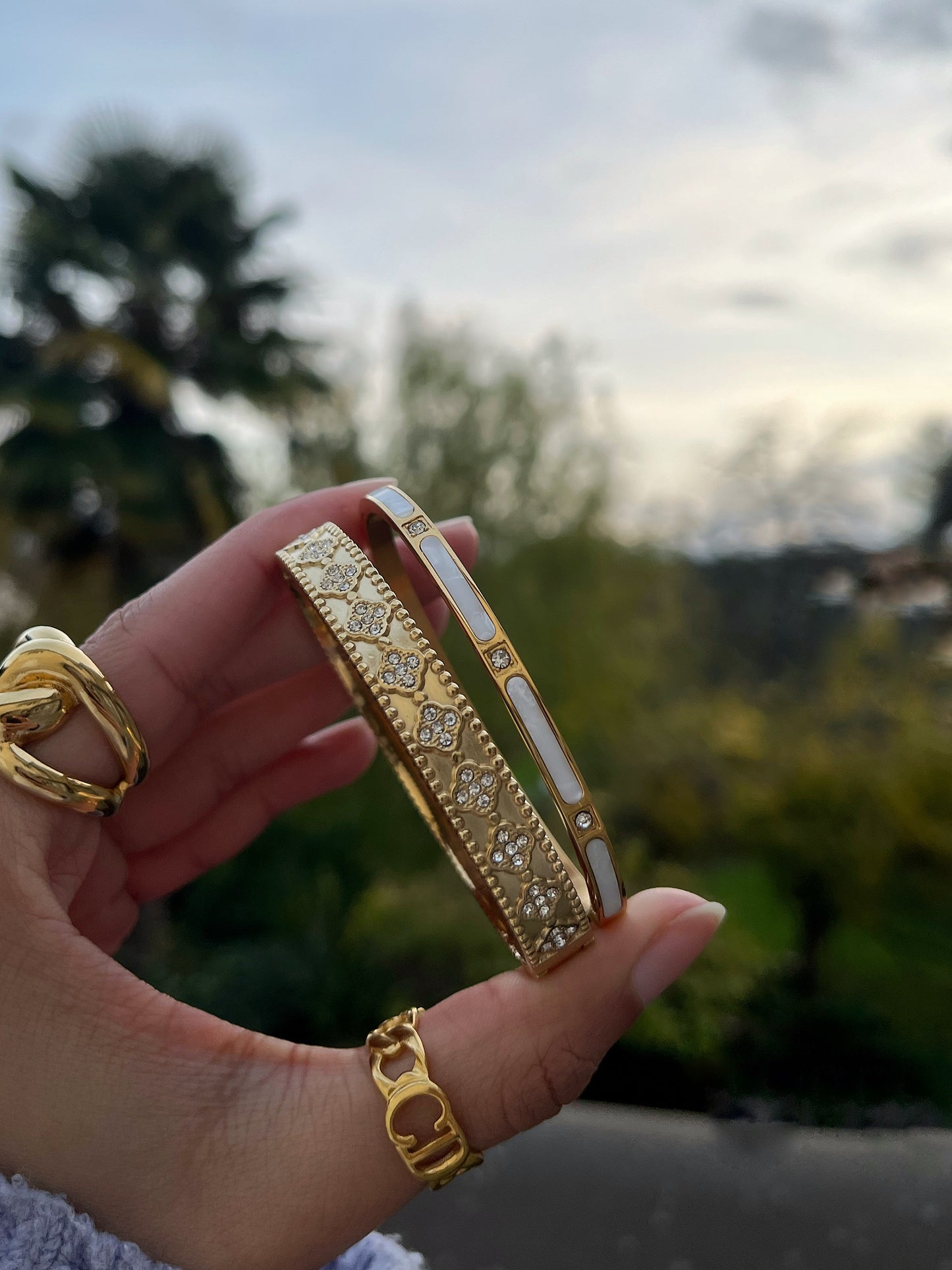 Bracelet jonc "LUXURY" · Doré