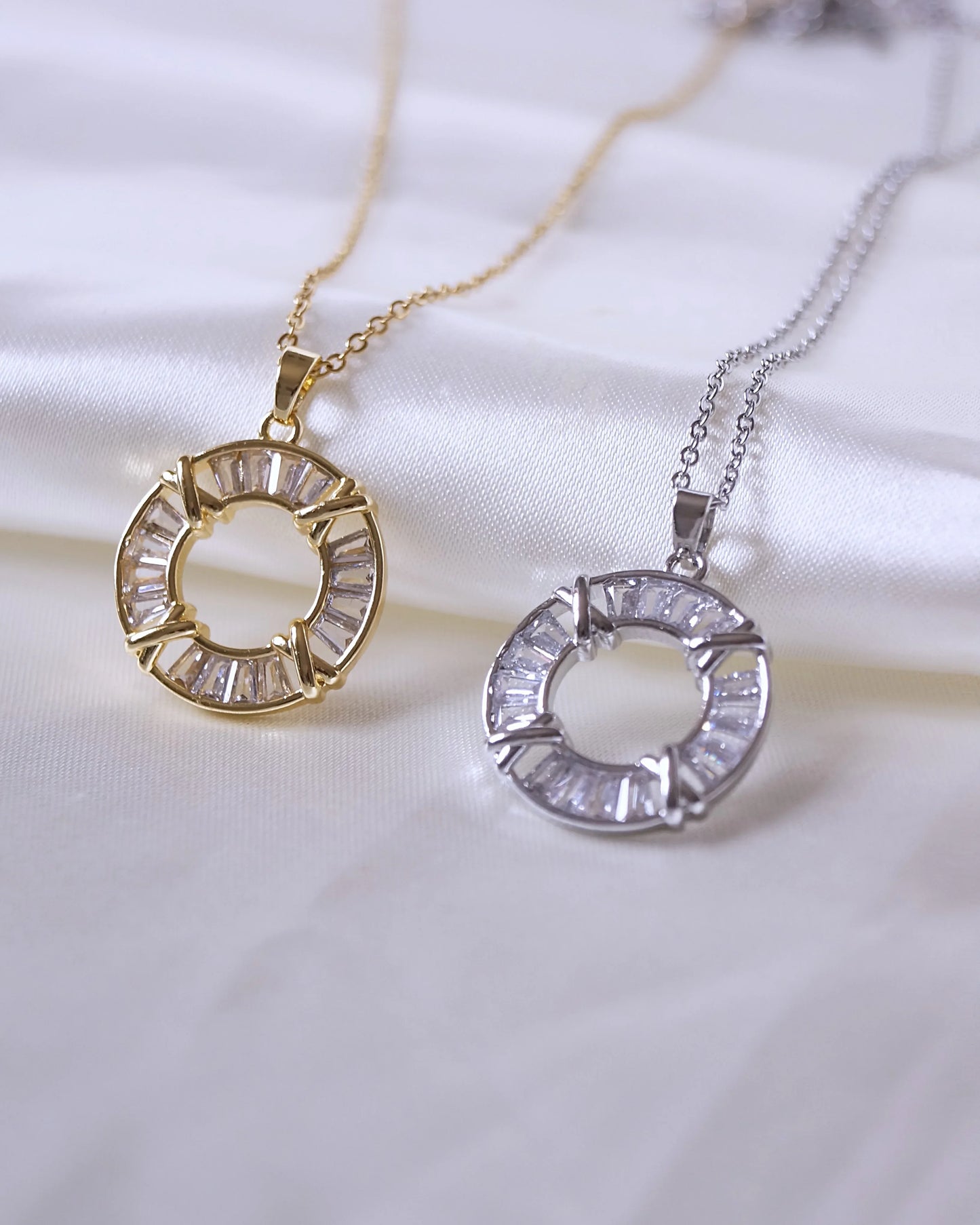 Collier "HARMONIE" · Blanc - Bleu Saphir