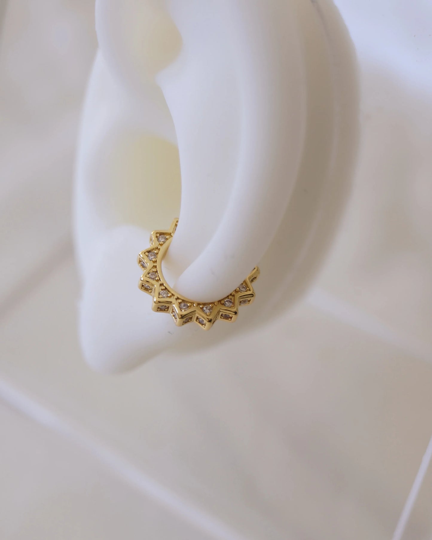 Faux piercing/ earcuff "ATTRACTION" - Bleu Saphir