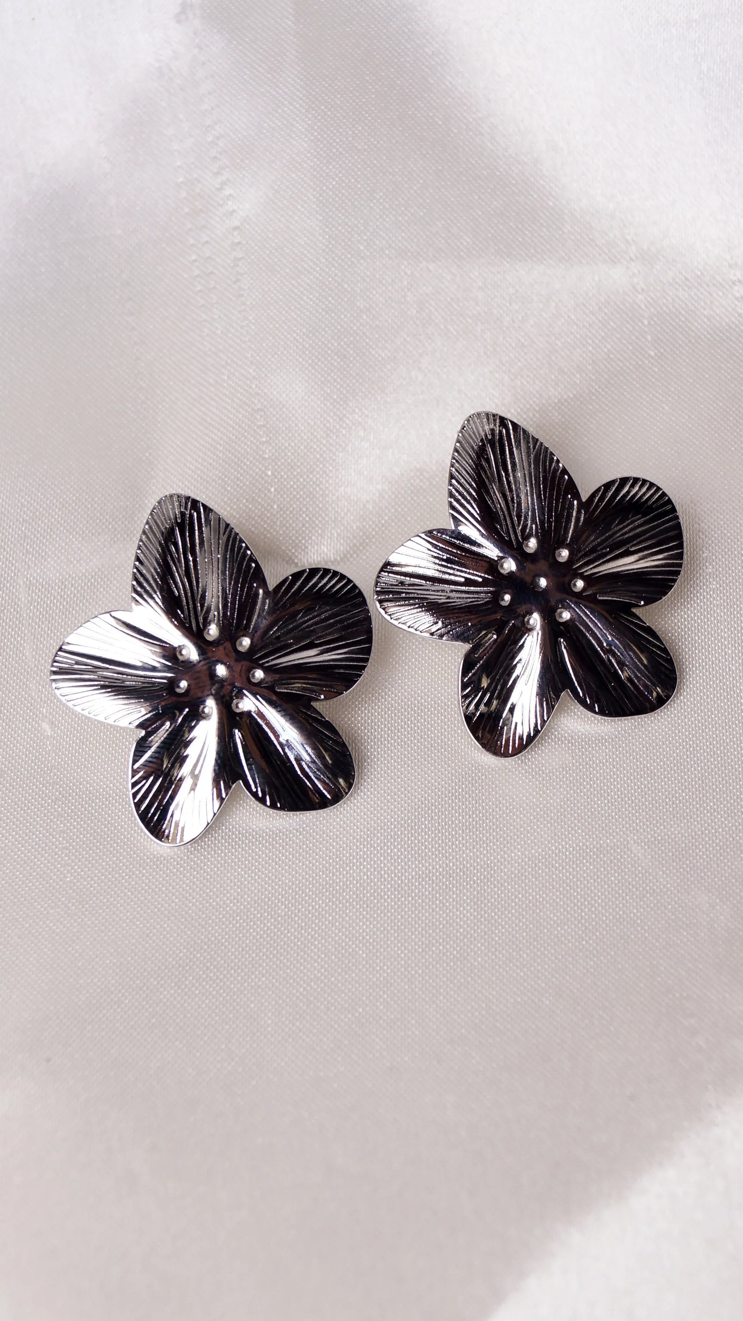 Boucles d'oreilles "IRIS 2" · argentées - Bleu Saphir