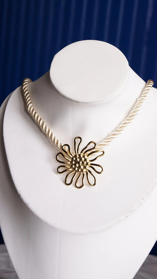 Collier "LOTUS" - Bleu Saphir