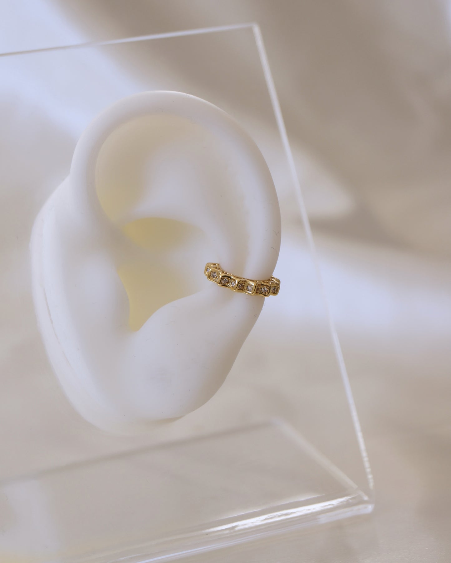 Faux piercing/ earcuff "ATTRACTION"