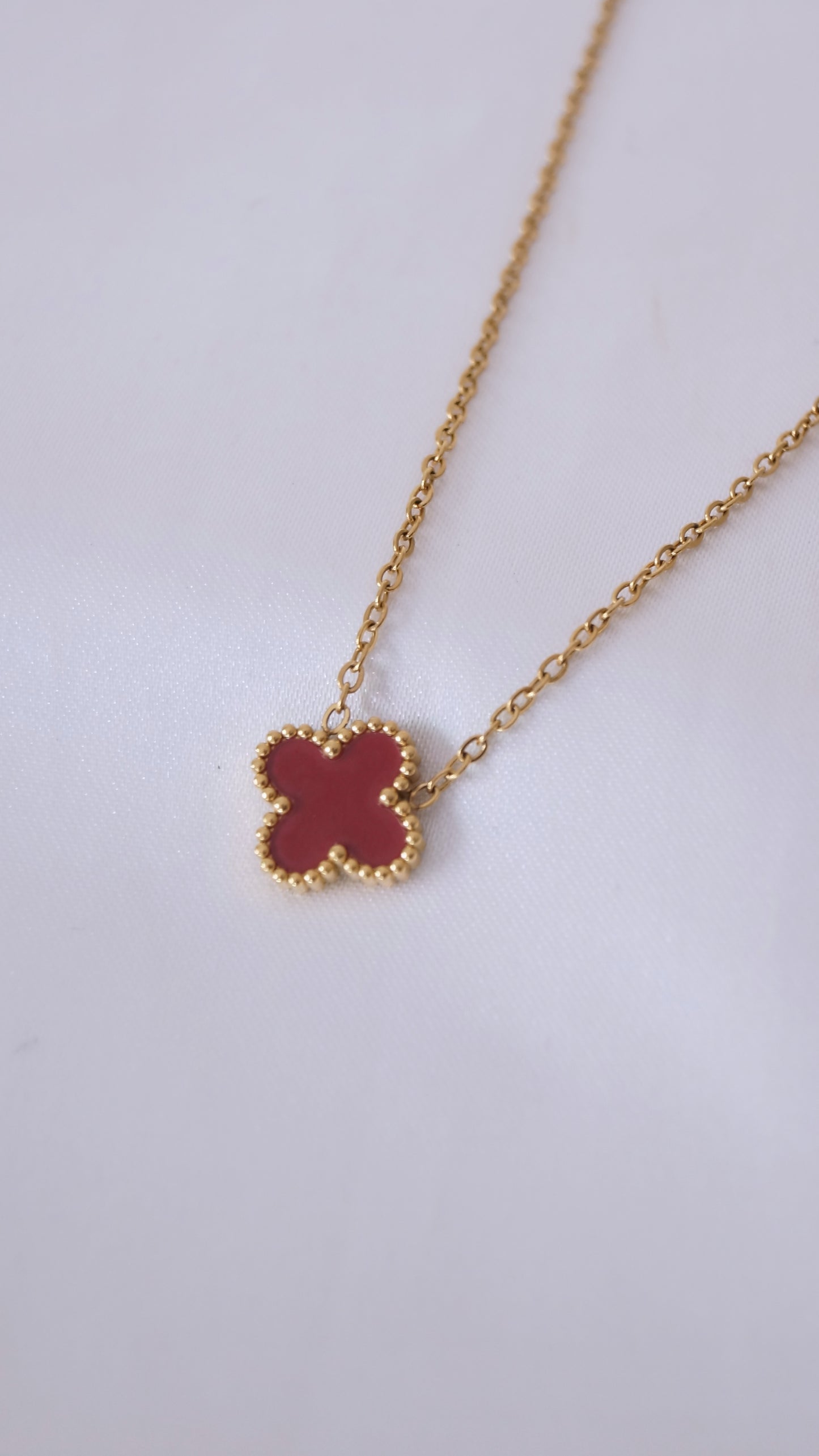 Collier "ESME" · rouge bordeaux