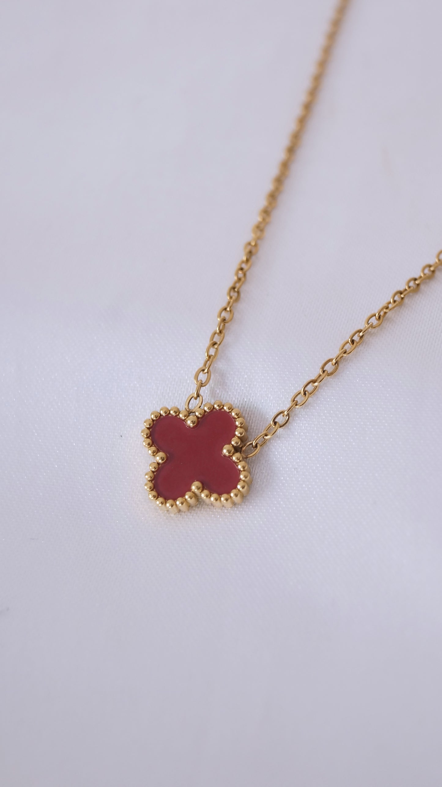 Collier "ESME" · rouge bordeaux