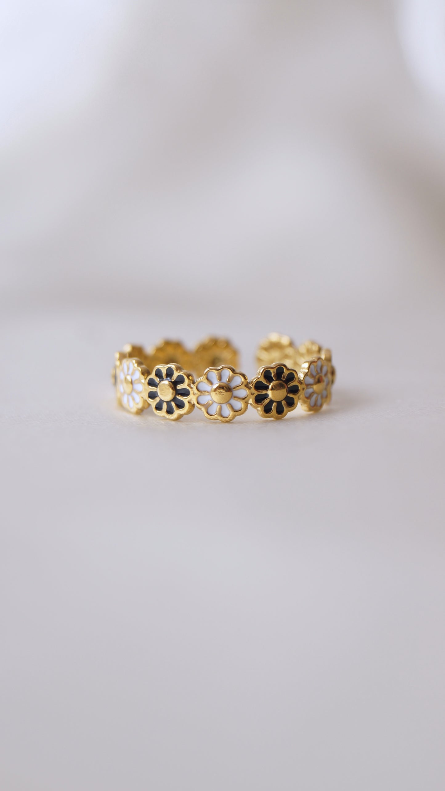 Bague "MARGUERITE" · Noire et blanche