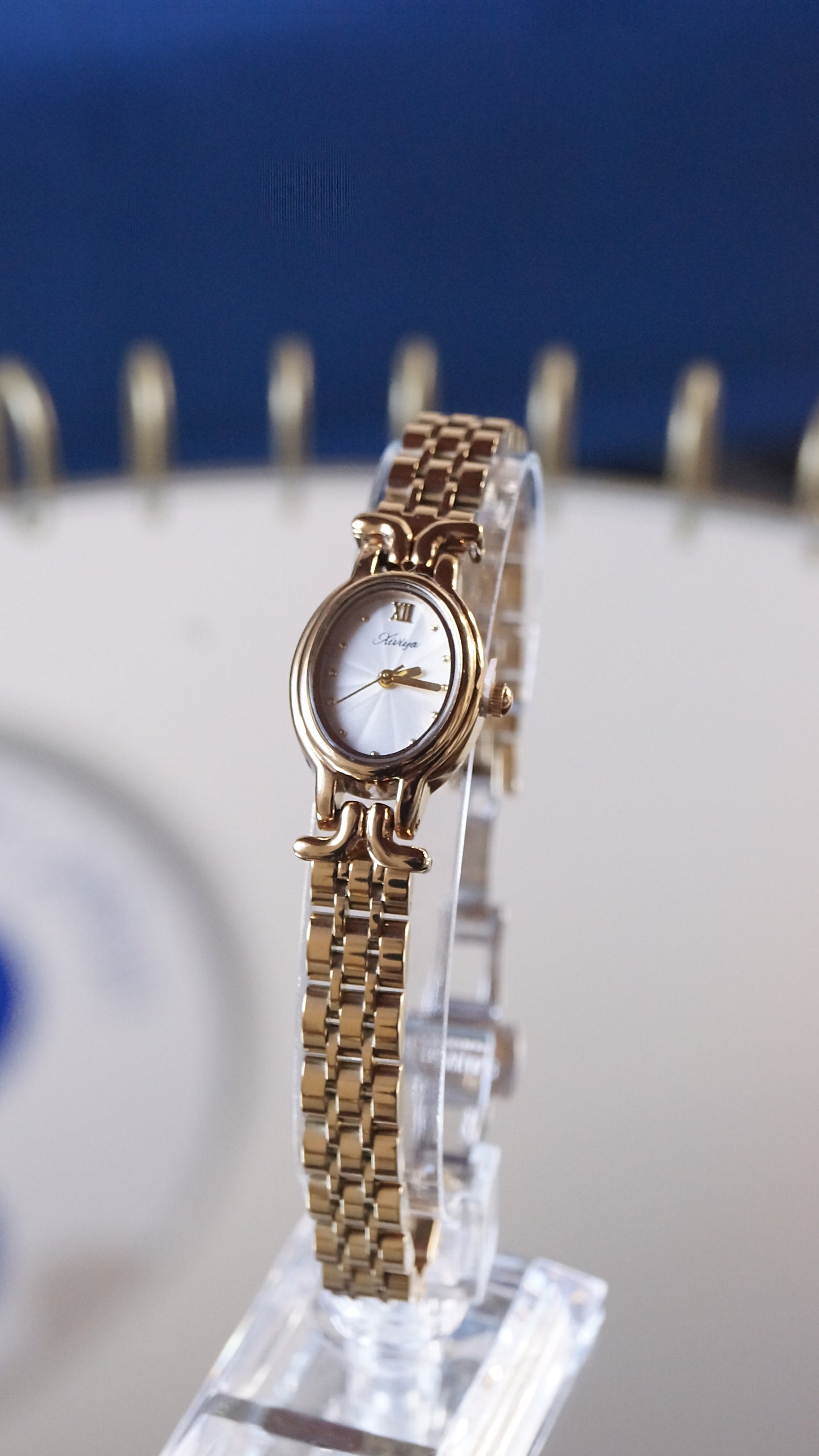 Montre "OLD MONEY" · Fond blanc