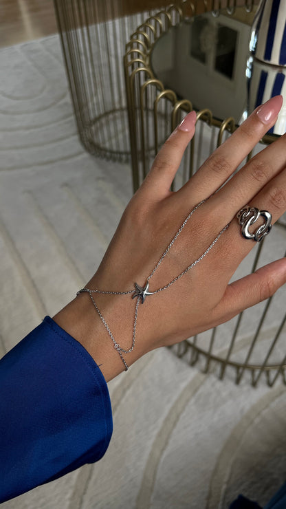 Chaine de main "LUNA" · Argentée - Bleu Saphir