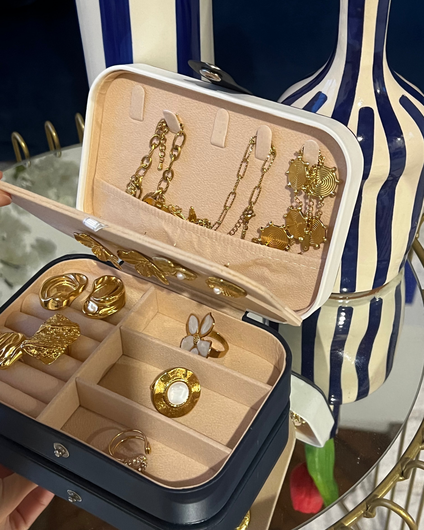 Boite à bijoux "La Raffinée" (Bleue et blanche)